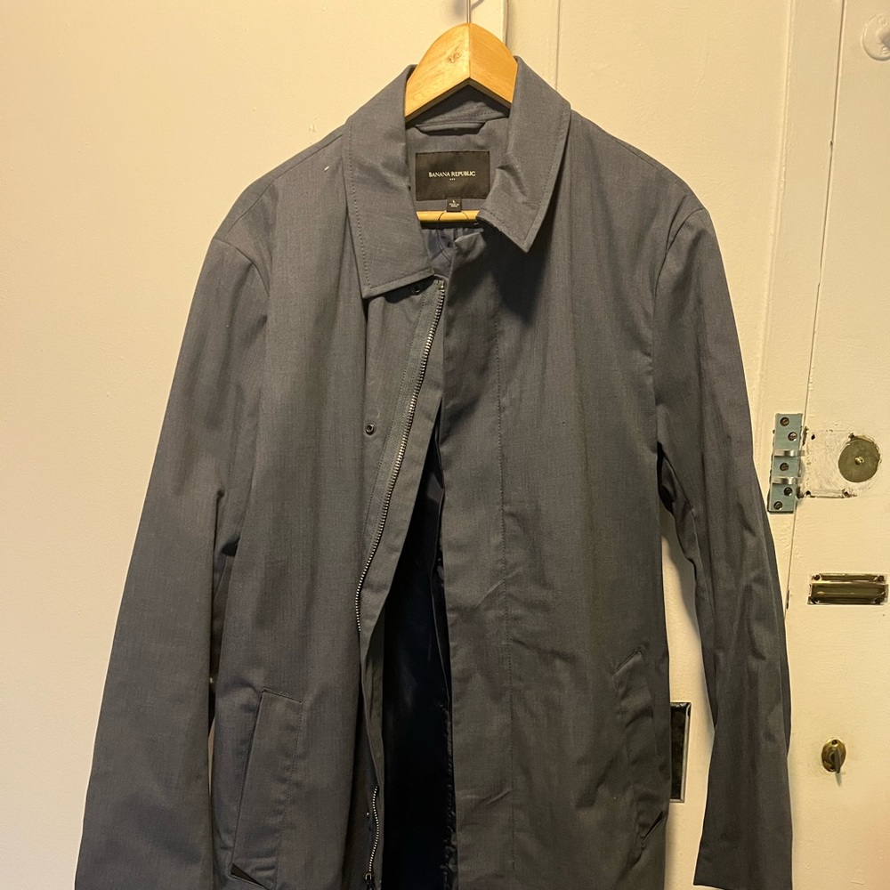New with tags Banana Republic Factory jacket. Zip closure. Smoke free home.